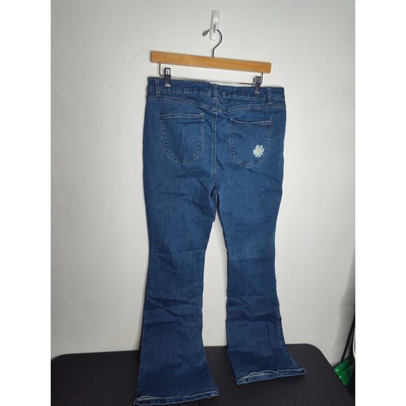 Modcloth Daisies on the Prairie Embroidered Flare Jeans 16 cottage boho - Picture 2 of 8